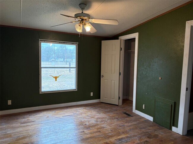 Building Photo - 120 Boxwoods Dr