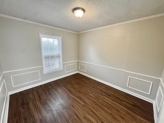 Building Photo - 2664 Richwood St