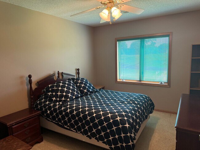 Building Photo - Gorgeous 3Br/3Ba Executive Home w/Over 3,0...