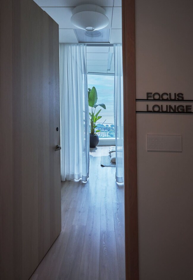 Building Photo - 1006 S Michigan Ave