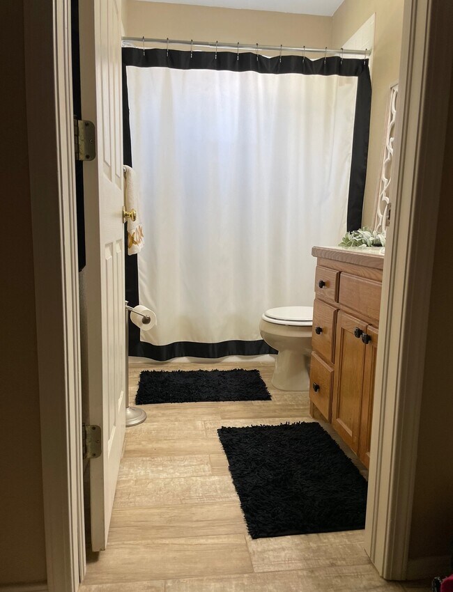 Building Photo - 10413 NW 45th St