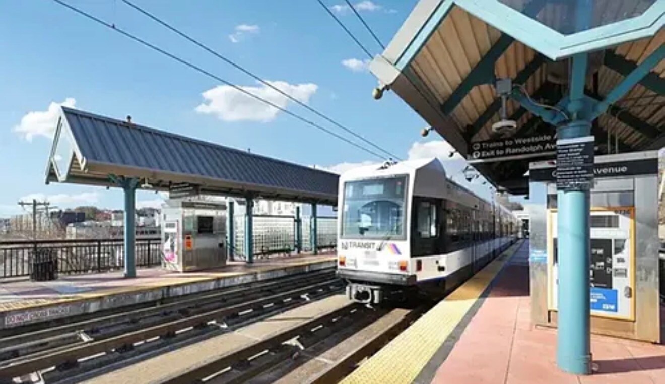 Building Photo - 431 Bramhall Ave