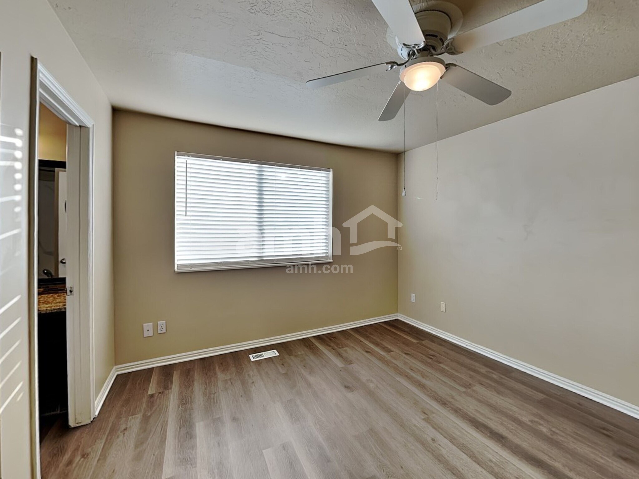Building Photo - 2964 S Fetzer Dr