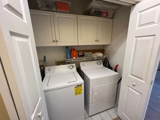 Building Photo - 32 Oak Park Point