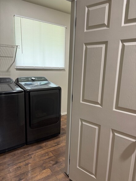 Building Photo - 1385 Graham Dr