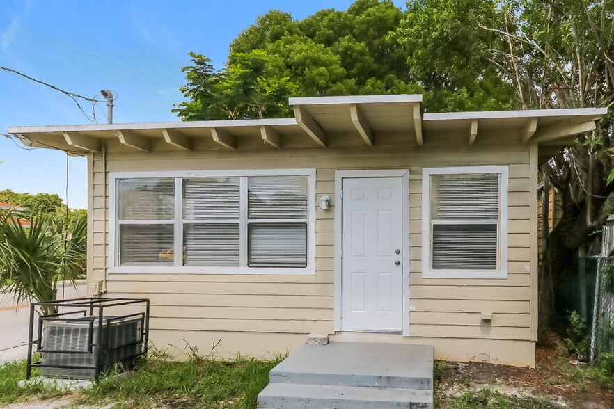 Building Photo - 532 S K St