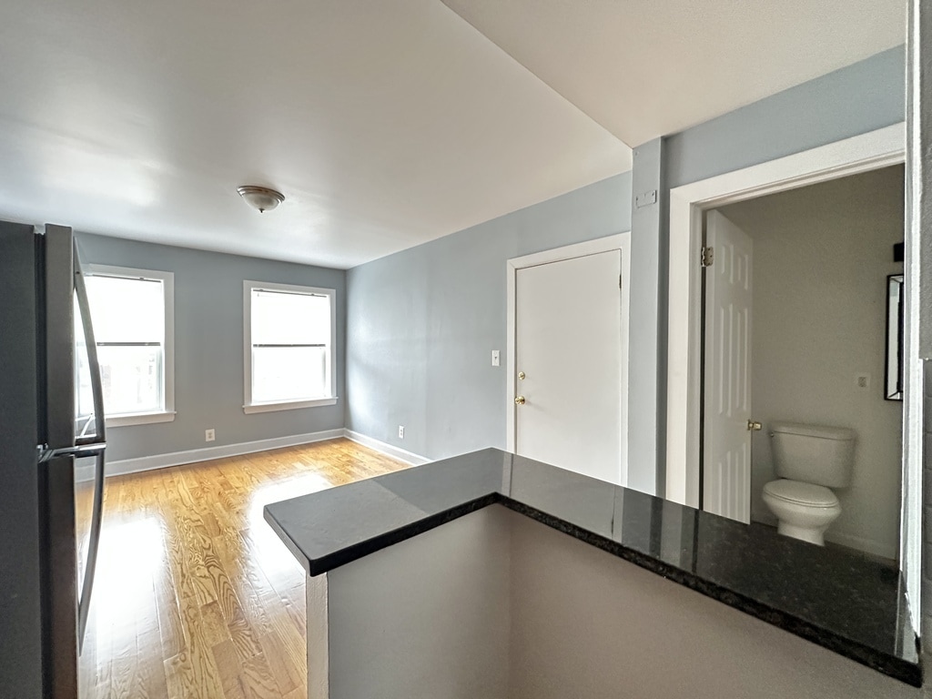 Building Photo - 5670 N Ridge Ave