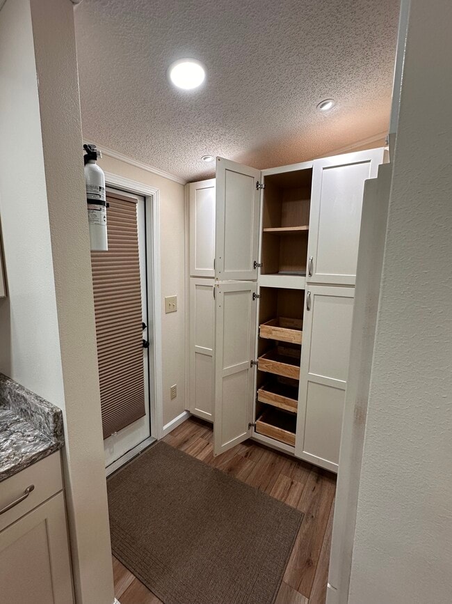 Building Photo - 304 Carson Elliott Dr