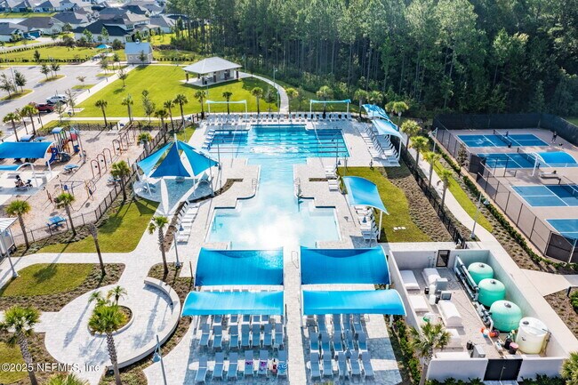 Building Photo - 121 Thistleton Wy