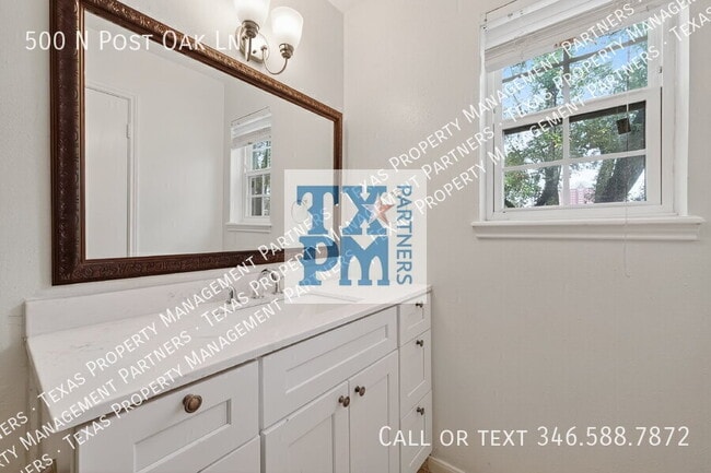 Building Photo - 500 N Post Oak Ln