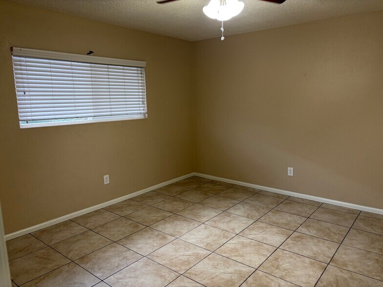 Bedroom - 375 Vernon Drive
