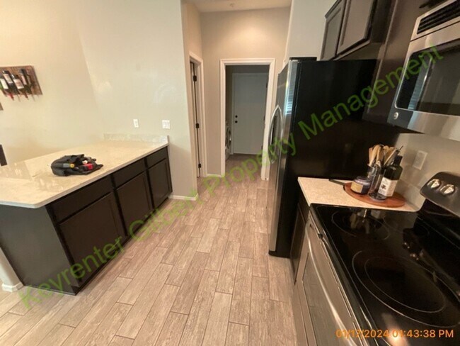 Building Photo - 3 bed/2.5 bath Condo in Gilbert’s Lofts in...