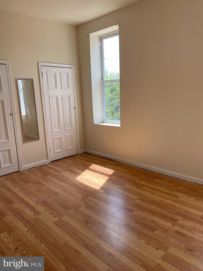 Building Photo - 649 N 40th St