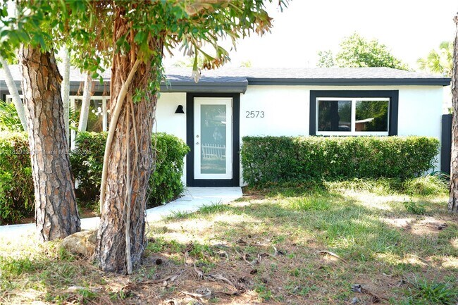 Building Photo - 2573 Conroy Dr