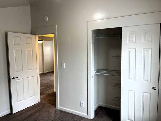 Building Photo - Dog Friendly Eureka Home With Fully Fenced...