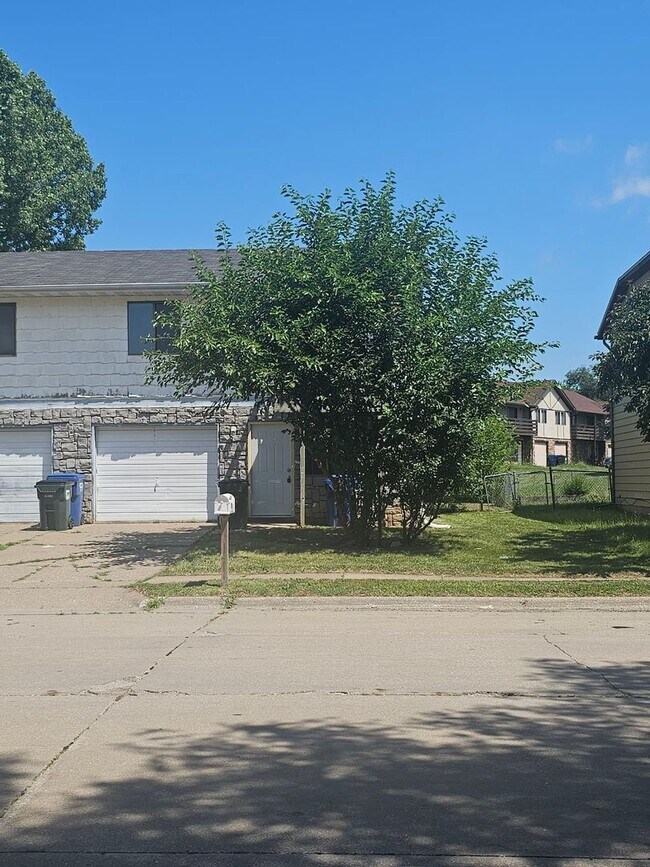 Primary Photo - 754-756 W 61st St.