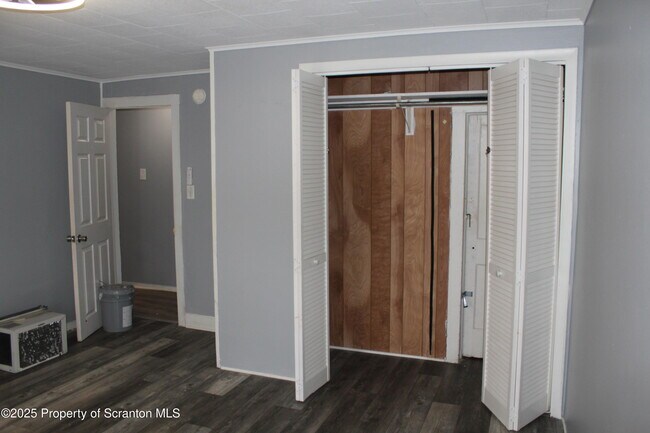 Building Photo - 323 Union St