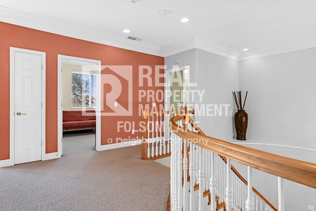 Building Photo - 5bd 3ba home in desirable Carmichael neighborhood