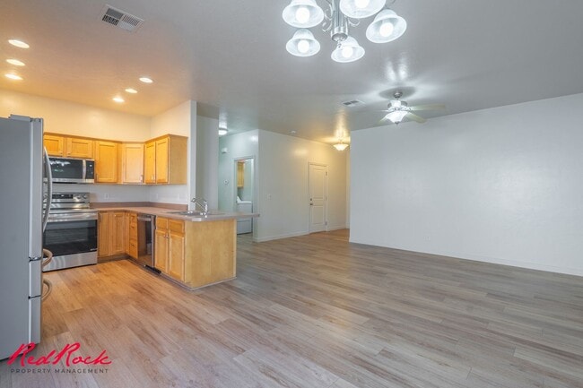 Building Photo - 484 N 2480 W