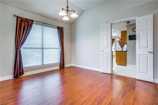 Building Photo - 435 L Thompson St