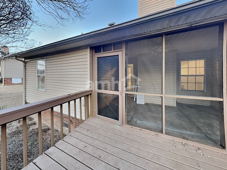 Building Photo - 207 Riesling Way