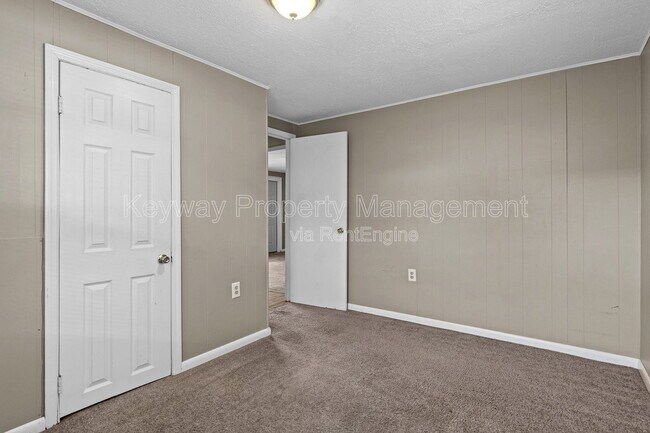 Building Photo - 116 Argyle Ave