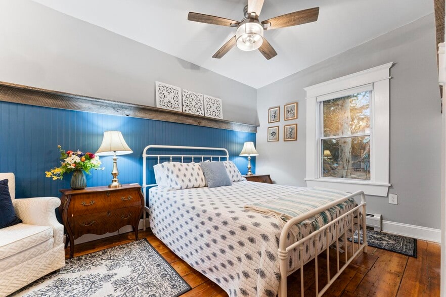 1st floor bedroom - Queen - 663 Depot St