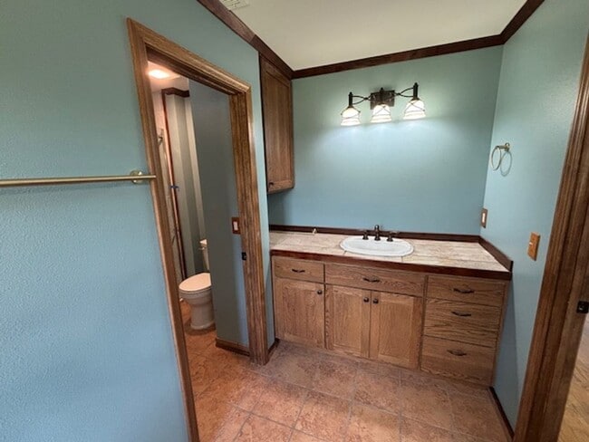 Building Photo - Stunning 3-Bed, 2.5-Bath Country Home on 3...