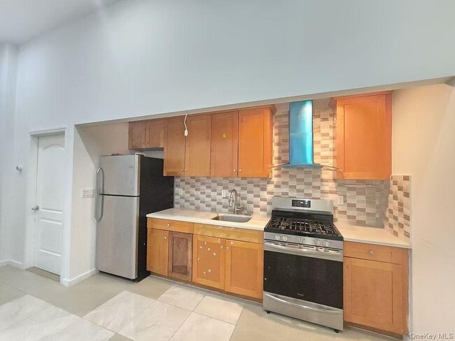 Building Photo - 71-59 160th St