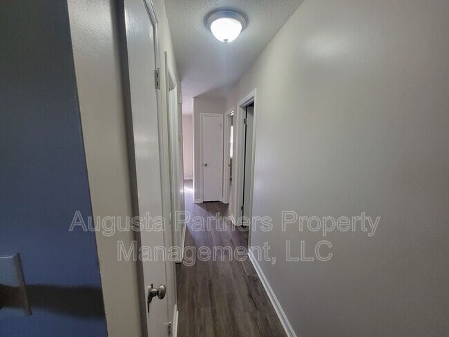 Building Photo - 119 Sunnywood Dr