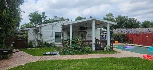 Building Photo - 5927 Moonmist Dr