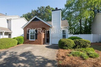 Building Photo - 207 Daventry Way