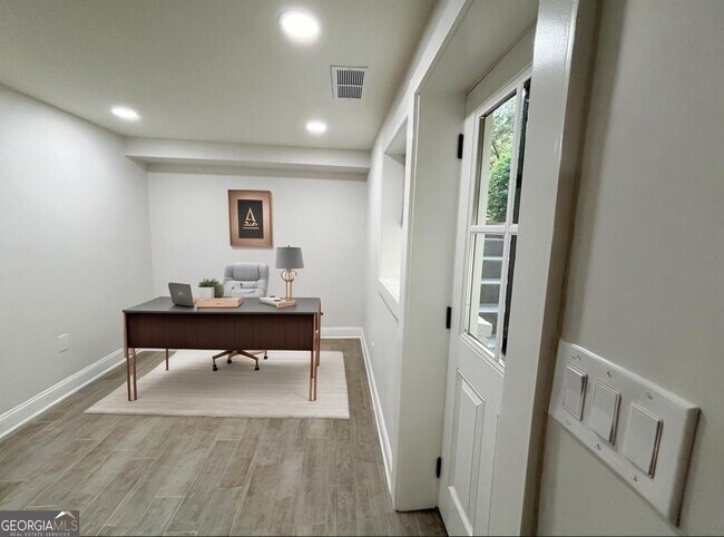 Building Photo - 785 Weatherly Ln NW