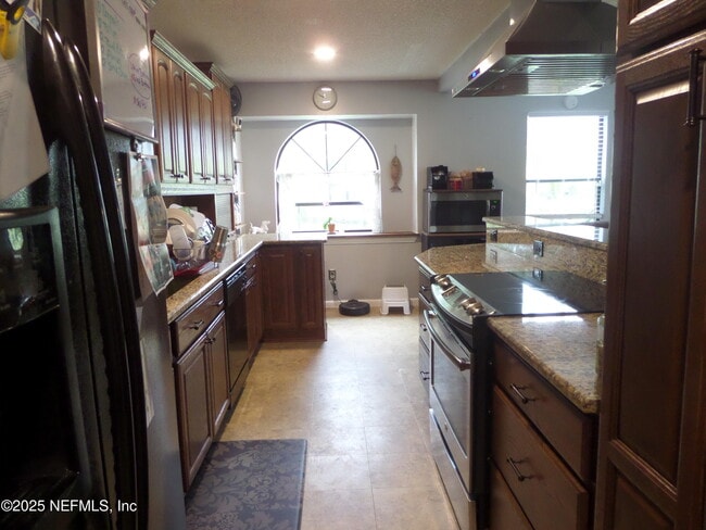 Building Photo - 386 Hickory Hollow Dr