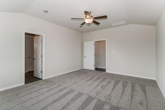 Building Photo - 117 Sun Grove Trl