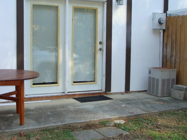 Building Photo - Flexible Lease Term Available for 2 Bed/1.5 Bath Townhome!