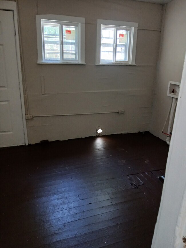 Building Photo - 2324 Magazine St