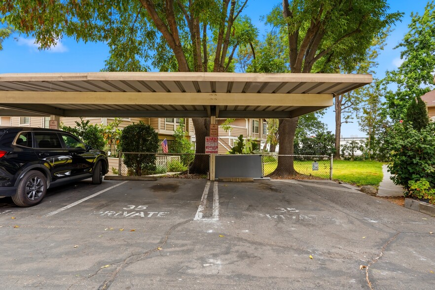 Building Photo - 11350 Foothill Blvd