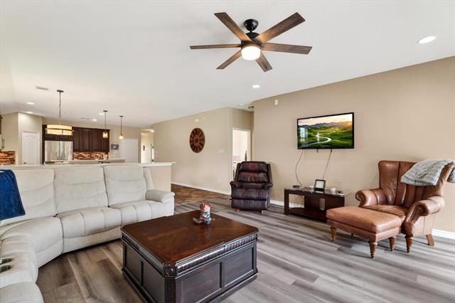 Building Photo - 2129 Megan Creek Dr