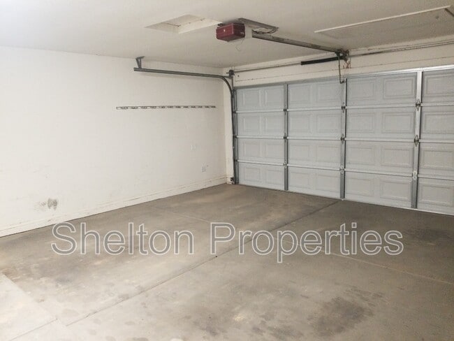 Building Photo - 16105 W Hadley St