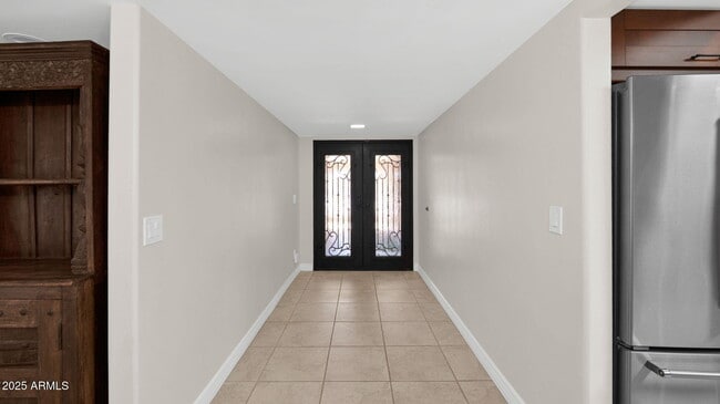 Building Photo - 7500 N Vía Camello Del Sur