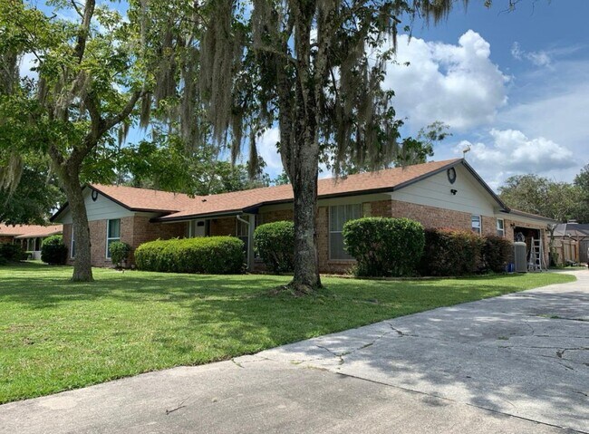 Building Photo - 2850 Greenridge Rd