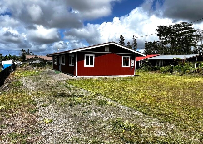 Building Photo - 16-2039-2039 Emerald Dr