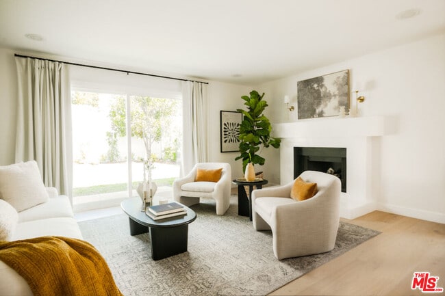 Building Photo - 15701 Ludlow St