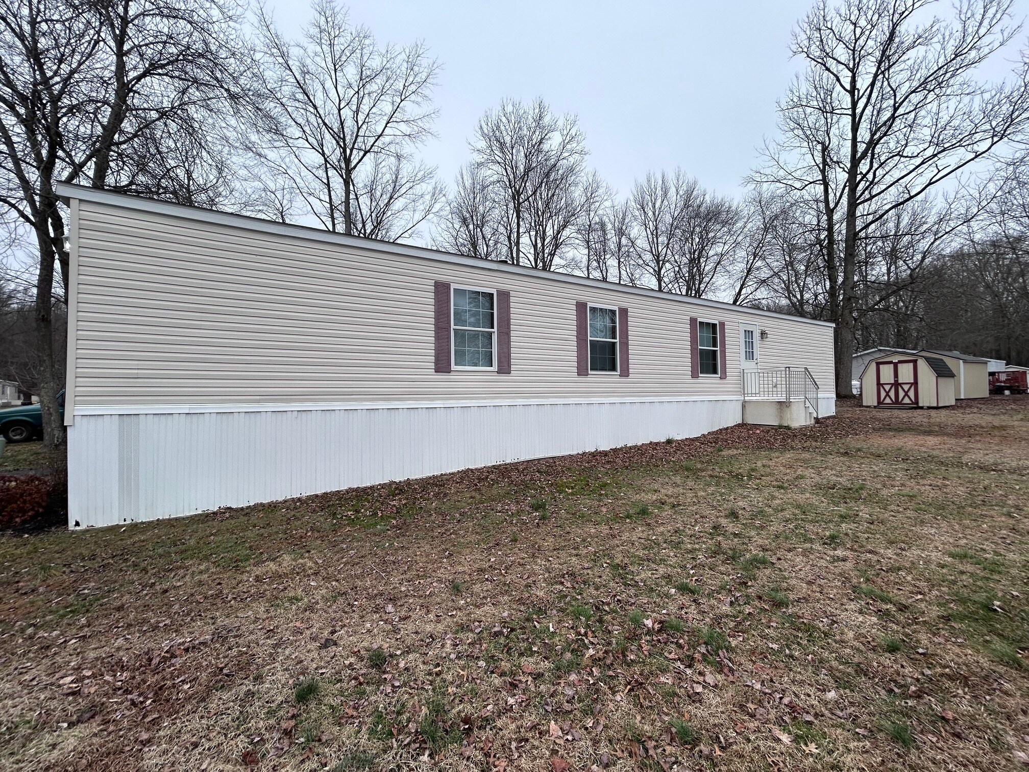 Building Photo - 5 Oak Tree Ln