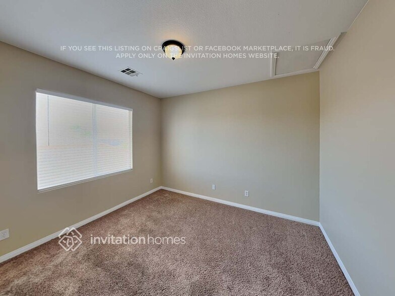 Building Photo - 915 Golden Poppy St