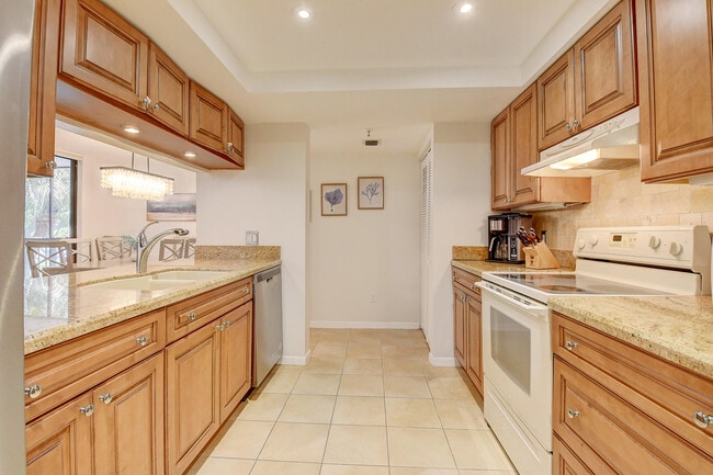 Building Photo - 950 Lavers Cir