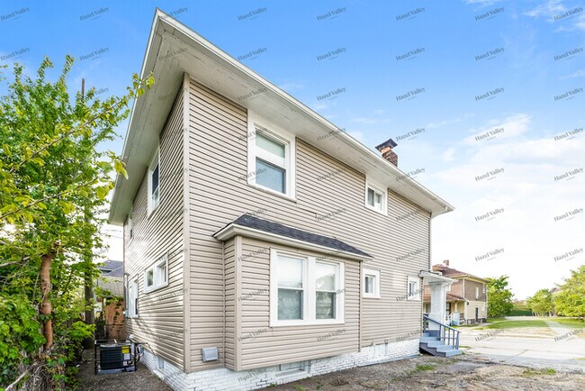 Building Photo - 10811 Sprague Ave