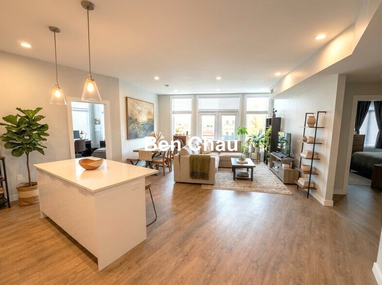 Building Photo - 44 Medford St