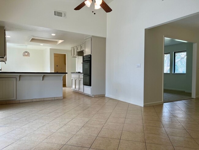 Building Photo - 3 Bed 2 Bath 3 Car Garage in Granite Bay with an Optional Fenced Pasture